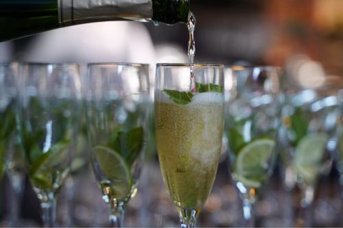 Ontwerp zonder titel (3) Borrel arrangement Grand Cafe Hal 12 in de Turmac Cultuurfabtiek